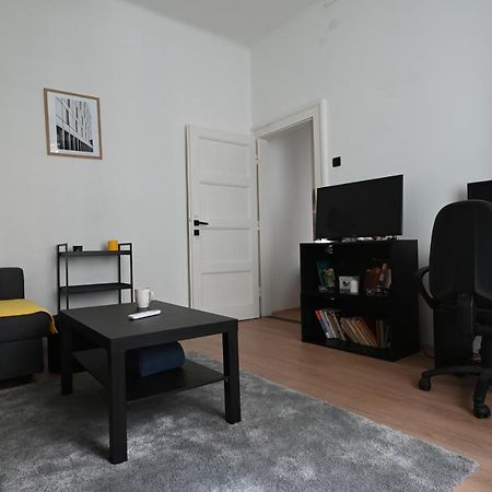 Step Apartments Belgrado Buitenkant foto