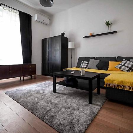 Step Apartments Belgrado Buitenkant foto