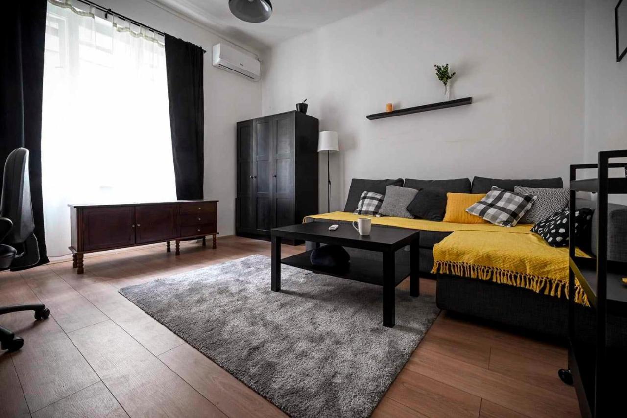 Step Apartments Belgrado Buitenkant foto