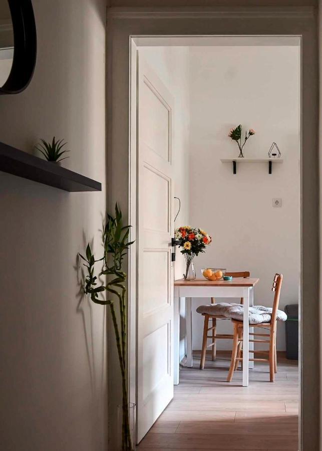 Step Apartments Belgrado Buitenkant foto